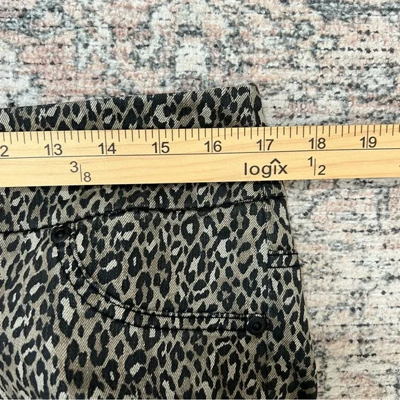 Chicos Leopard Print Pull On Pants Women’s Size 8 Stretch - Picture 12 of 16